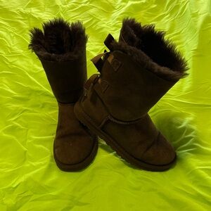 Brown UGGs Fur-Lined Kids Boots size 5, good condition. Lightly worn.